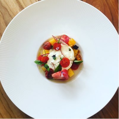 FLXtable's profile picture. 14 seats at one table, serving a fixed menu in the evenings. Seats can be booked individually, in groups, or the entire table. Call 315-730-3083