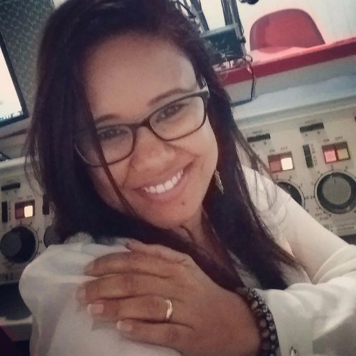 Comunicadora, mãe, esposa, cidadã brasileira, casada, cristã, aprecia a natureza, bons vinhos, bons filmes, boa música 🎶.