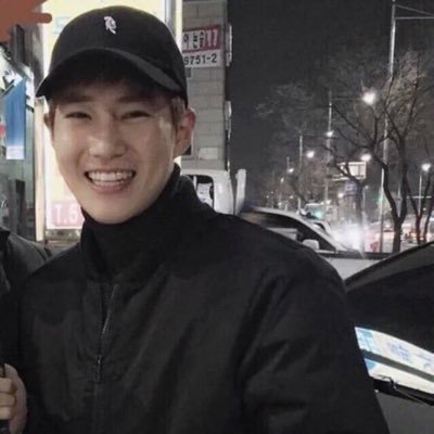 lKON_TWT's profile picture. free follow!!!! follow @marklee_twt