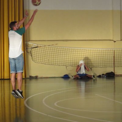 Johnypienso's profile picture. Todo eran risas hasta que nos dimos cuenta que el tartamudo quería jamón. All hail to the lord and savior Cthulhu!