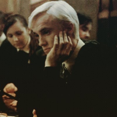 dracorpgkxm's profile picture. aquakinésie, contact curatif, empathie.