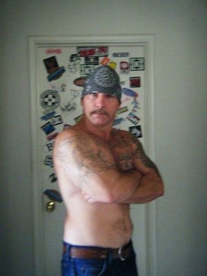 graffitti artist and tatoo artist from new york as a teen but in cali now