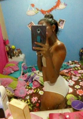 hola tengo 16 y soy bisexual aun q prefiero las mujeres , me gusta q me envíen fotos y vídeos , hablen me por mensajes