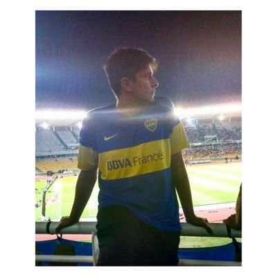 Abogado de la Universidad Nacional de Cordoba. Boca Juniors mi vida. Messista.