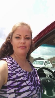 tshand10's profile picture. Christian, mom, raised in the south.