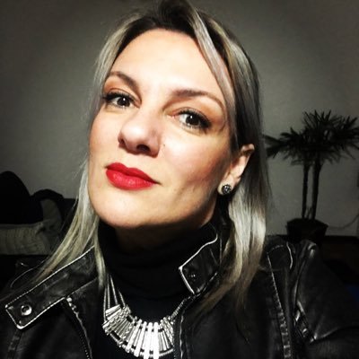 deborard's profile picture. 