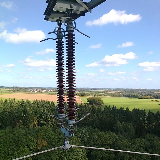 high voltage and high current, #infrastructure, #freifunk, trains, 🏴🚩, er/he