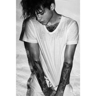 liamrpgg's profile picture. ma passion ? pouvoir assister à tes cours ~ gay