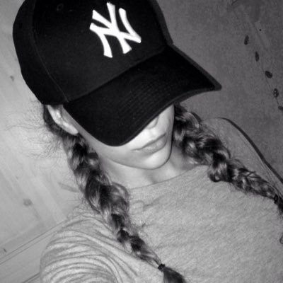 bellis028's profile picture. 