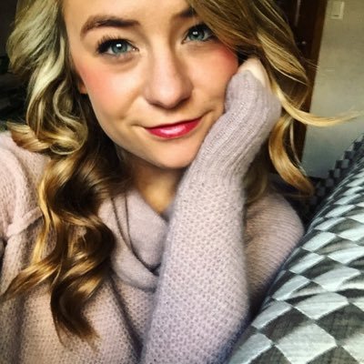 lexi_liesch's profile picture. is twitter still cool? MPLS 📍