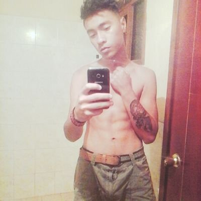 Trataré de lanzar los mejores poemas y escritos e intentar igualar ah benedetti....
Lectura ,fútbol ,musica ((hip hop))