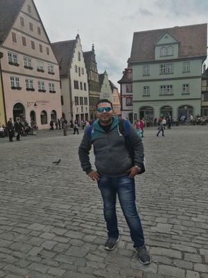 eng_shedeed's profile picture. ‏اديني حب اكتر اديك الشوق يا سكر
