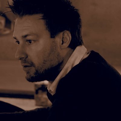 Lenn, Minne & Flore's dad ❤️KJ | COMM @KBC_BE | Talentscout ⚽️ @OHLeuven | Sports addict ⚽️🏀 🚲 🏍🏊♂️ | 📚 📺 🎥 🎙| Traveler | embrace digital