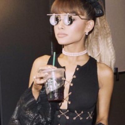 privofmoonlight's profile picture. love is vivid.