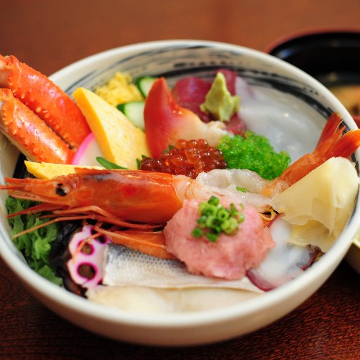 茨城県認定第一号大型観光ドライブインとして、魚市場・海鮮レストランをやってます。本日のおすすめなど、つぶやいていきます。