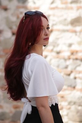 LiviaCorciulo's profile picture. A quei pochissimi che hanno parimenti sdegno
di essere oppressi e di farsi oppressori
-Gaetano De Sanctis.