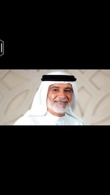 الشخص الذي يشاهدك بنظرات متقطعه ويحاول عدم النظر إليك لمده طويله فهو شخص معجب بك جداً (احد المعجبين ..أستاذ منصور الفيلي )