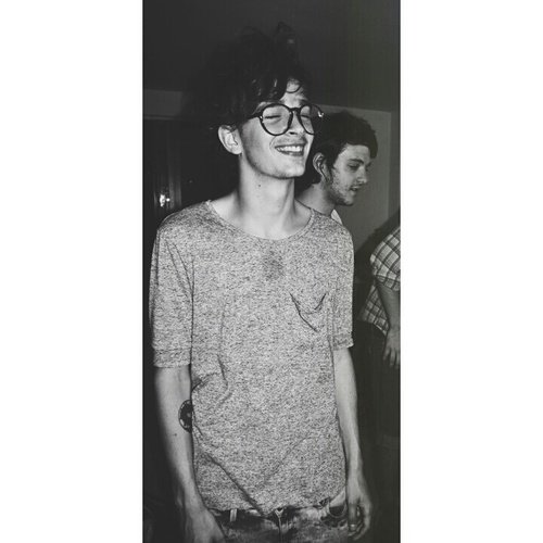 shinebcjos's profile picture. 18. Bs As. Music. Books.