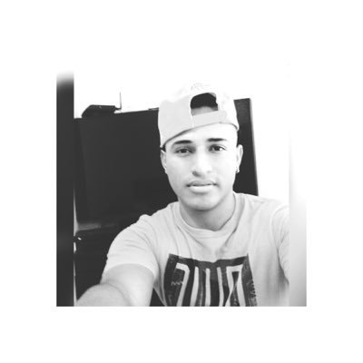 rolandoe400's profile picture. 