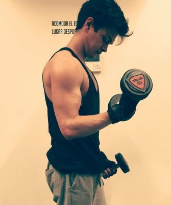PADAWAN ACTOR, DJ, CANTANTE EN LA DUCHA! siganme en insta como omararredondo_