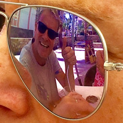 Dad of 2, Leeds born, kiwi-bred, Creative Partner of Mr B & Friends, brand and digital company.