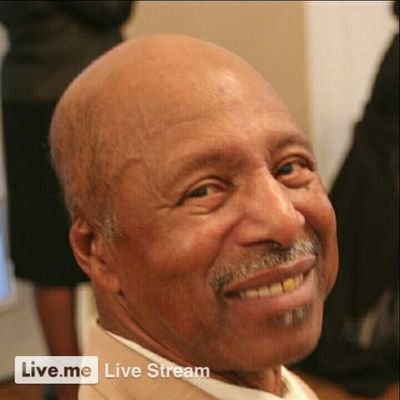 Lindacr5639769's profile picture. My smile