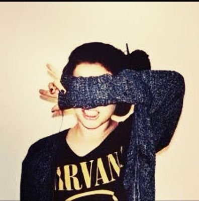 crazy_buthappy's profile picture. eu não sou louca, a minha realidade eh apenas diferente da sua | amo filmes, séries, músicas | sigo todos de volta ♡