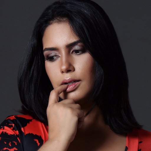 tintadeanacaona's profile picture. Solo una Escritora a la que le gusta jugar con tinta y palabras cuando se apaga la luz