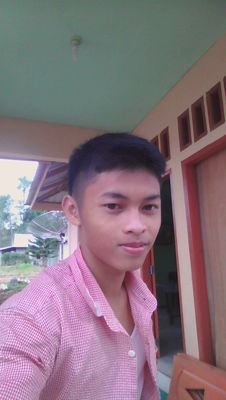 KrisThlaw's profile picture. 