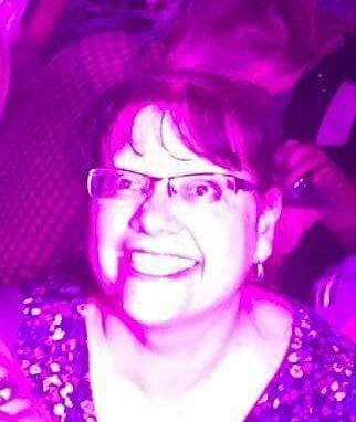 Em_country_muso's profile picture. Give me live music, comedy and travel, somewhere to dance, laughter, family and friends and I'm happy.