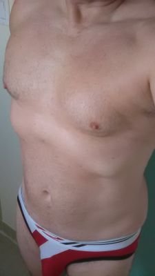 18 + only. Pics above are me. Brit looking for fun with younger fit bottoms or couples (MM/MF) EN/FR/ES Kik htuc8. Snapchat htuc8
