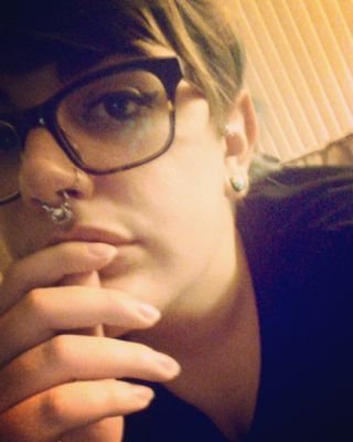 I like cats and kpop