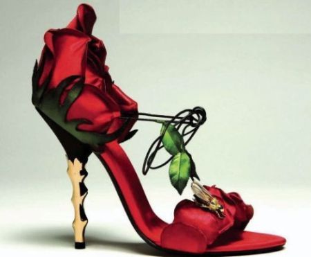 High Heels & Low Morals. A thirty-something attorney by day, I work hard, play harder, and my handbasket will be pink with sparkles.
