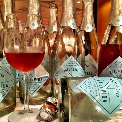 100% Sparkling Pinot Noir Cava from Penedes, Spain. Live Life 100% !!!! Founded by @tonybellatto, Hunter Vogel and Andrew Lerner https://t.co/9rVoFUkY4K