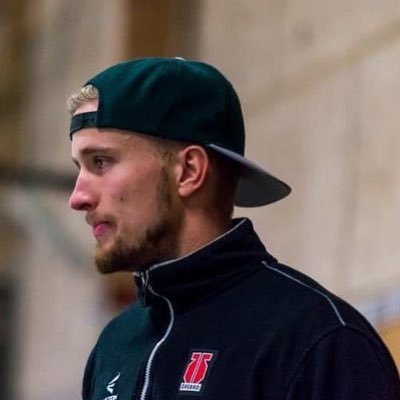 Carlssongg's profile picture. Hockey player, turned into hockey coach, turned into marketing manager at golf resort.