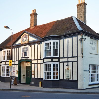 At the White Hart hotel, enjoy the traditional welcome of an original coaching inn, a hotel rich in long standing history and local talesdating from the 1500s.