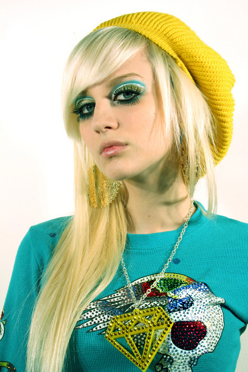 Monica1Victoria's profile picture. Calling me kitten makes me more agreeable