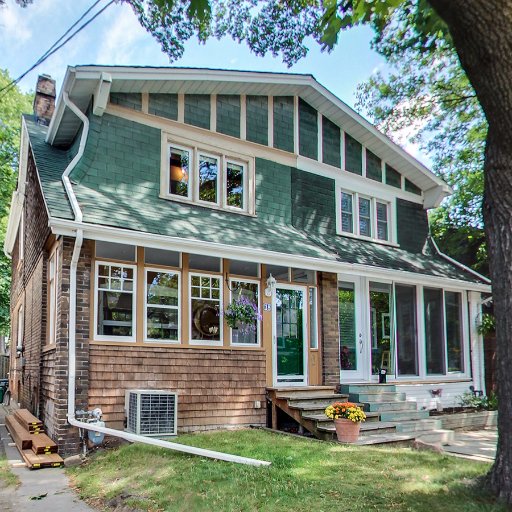 2nd Generation Realtor serving Danforth East. Building relationships is my specialty, helping you find your dream home is a bonus. #TorontoRealEstate #Danforth