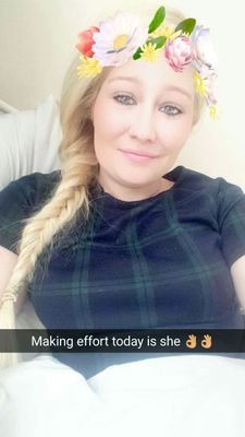 laurrennbeth's profile picture. 