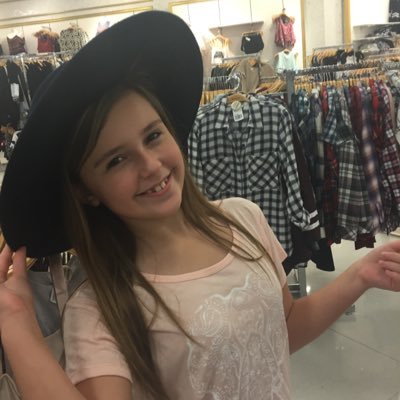 allie_frintt's profile picture. hi my name is Allie and I like 5sos