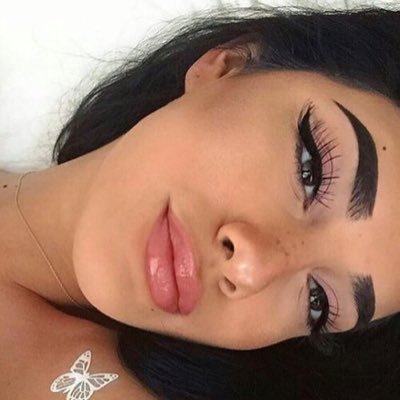 all about giveaways, makeup and tutorials