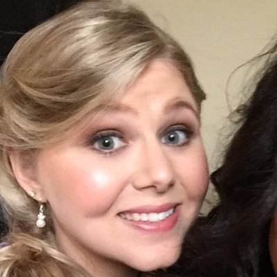 tiffuhkneeann's profile picture. 