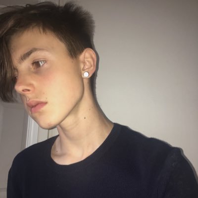 follow my main twitter @s4mjpeg and check out my youtube channel!! i'm aiming for 700 subs by the end of the week! please help!❤️