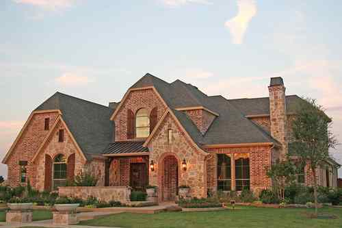 We are a Dallas custom home builder with communities in Lantana and Flower Mound.  We also offer the ability to build on your own lot.