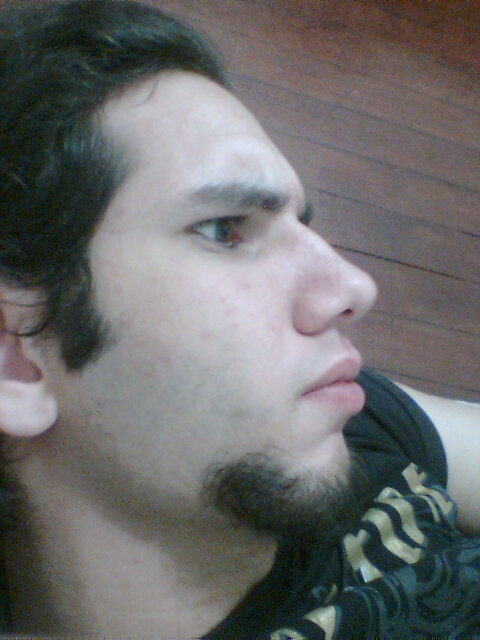 driuzzo's profile picture. Louco é aquele que finge ser normal!