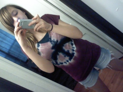 KraziJelli's profile picture. I love to hang with friends. im crazy, impacient, and at times hard to handle. but if u cant handle me at my worst u dont diserve me at my best! XD