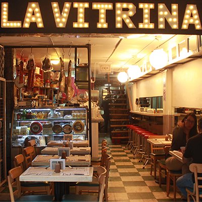 Espacio gourmet en el que sabores únicos, dulces y fuertes se mezclan junto con un ambiente relajado y buena música para que vivas una experiencia delicatessen.