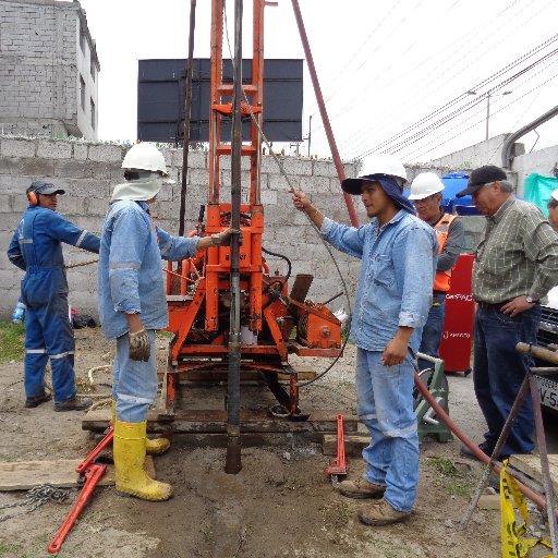 Responsabilidad, organización y cumplimiento de metas en cada trabajo realizado.
La interacción entre conocimiento y  tecnología es nuestras mejor herramienta.