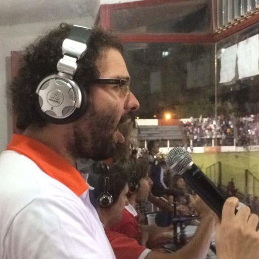 Lic. en Comunicación Social y DT (ATFA). Relator. Esp. en Periodismo y Comunicación Digital.Autor de Como en la cancha. La radiofonía y el fútbol en Posadas