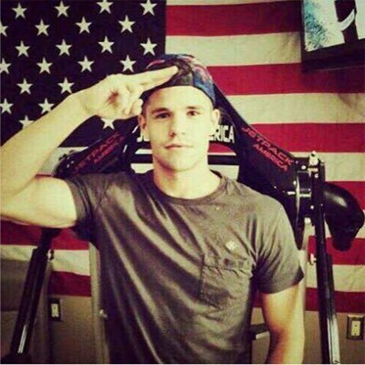 ethanrp32's profile picture. Ethan • Loup garou Oméga • 18 ans